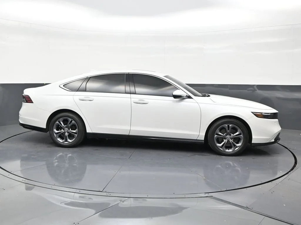 2025 Honda Accord Hybrid EX-L photo 6