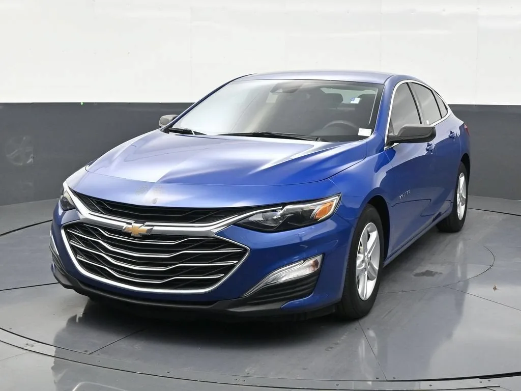 2023 Chevrolet Malibu LS photo 8