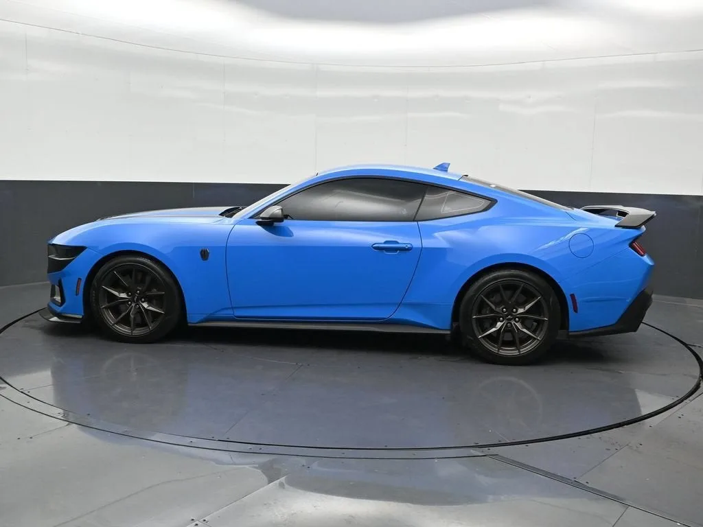 2024 Ford Mustang Dark Horse photo 2