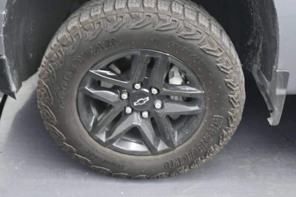 2025 Chevrolet Silverado 1500 Custom Trail Boss photo 9