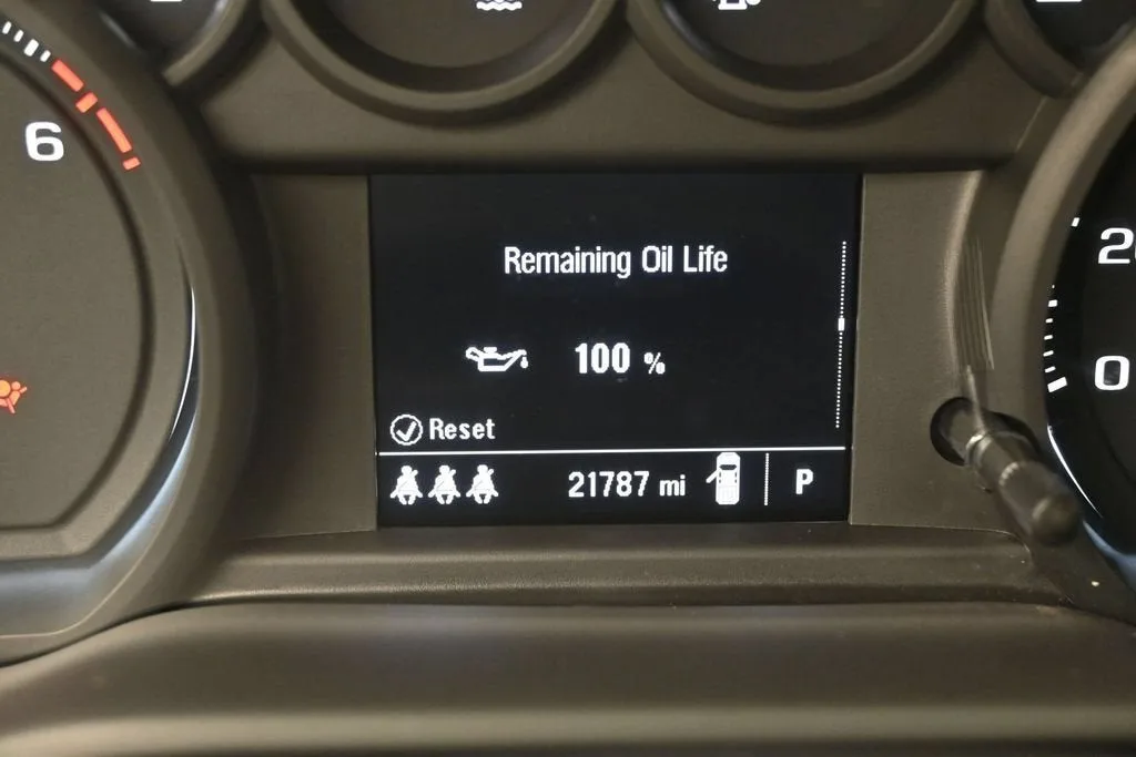 2025 Chevrolet Silverado 1500 Custom photo 10
