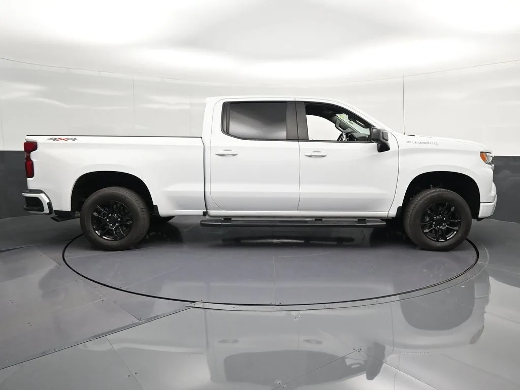2023 Chevrolet Silverado 1500 RST photo 4