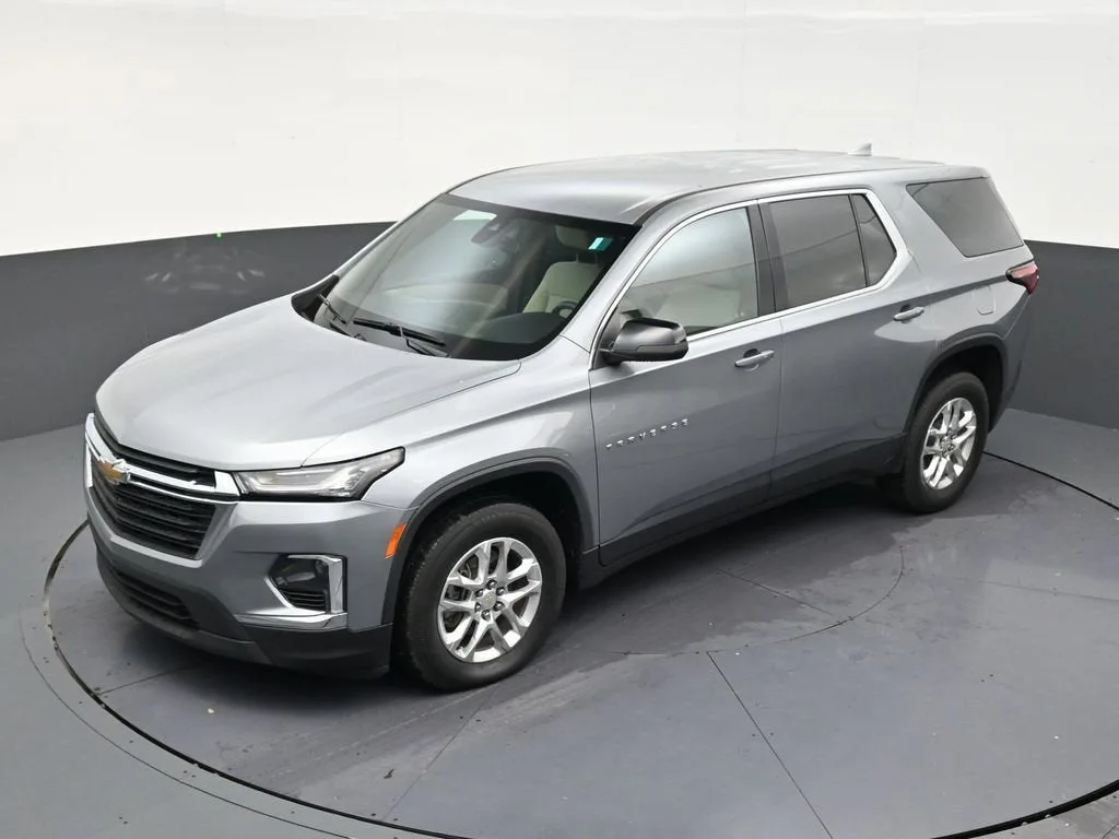 2023 Chevrolet Traverse LS photo 12