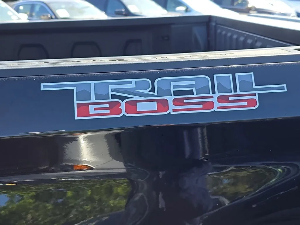 2025 Chevrolet Silverado 1500 LT Trail Boss photo 7
