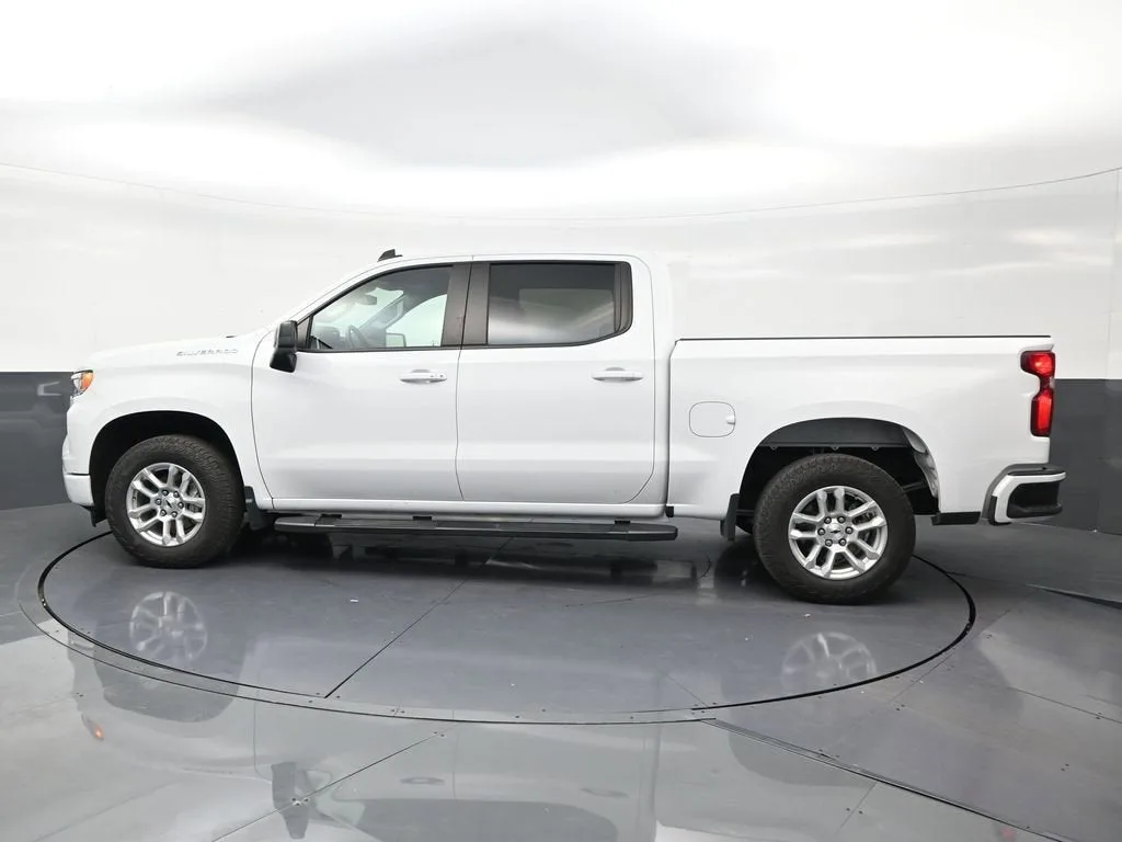 2024 Chevrolet Silverado 1500 RST photo 2