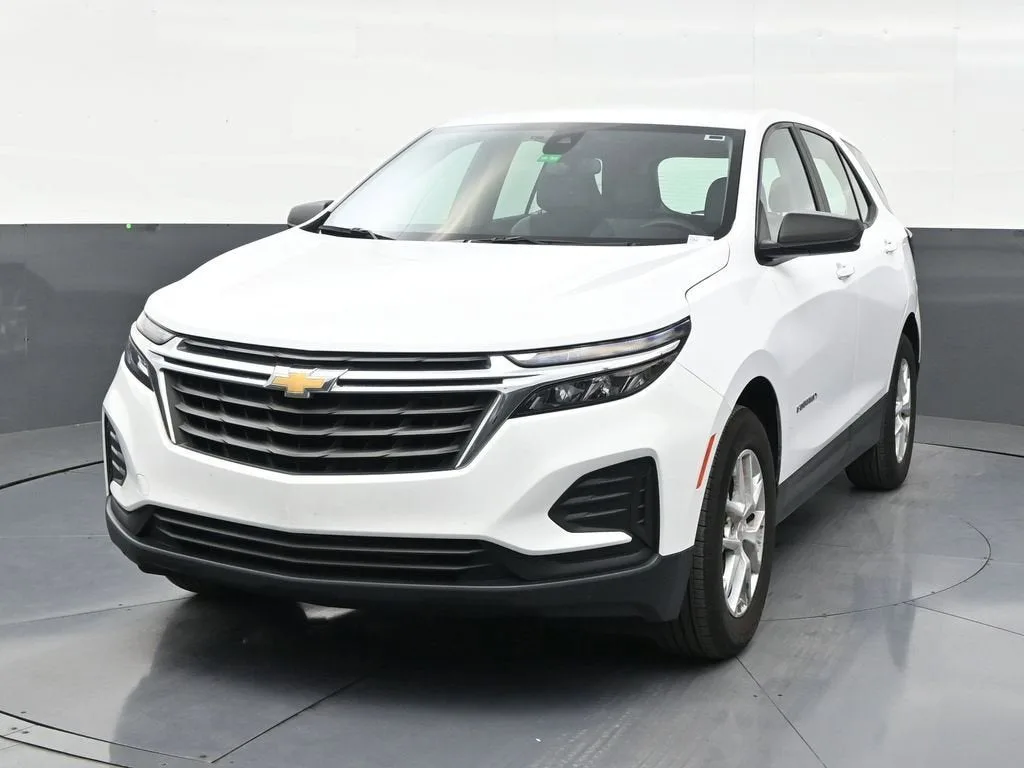 2024 Chevrolet Equinox LS photo 8