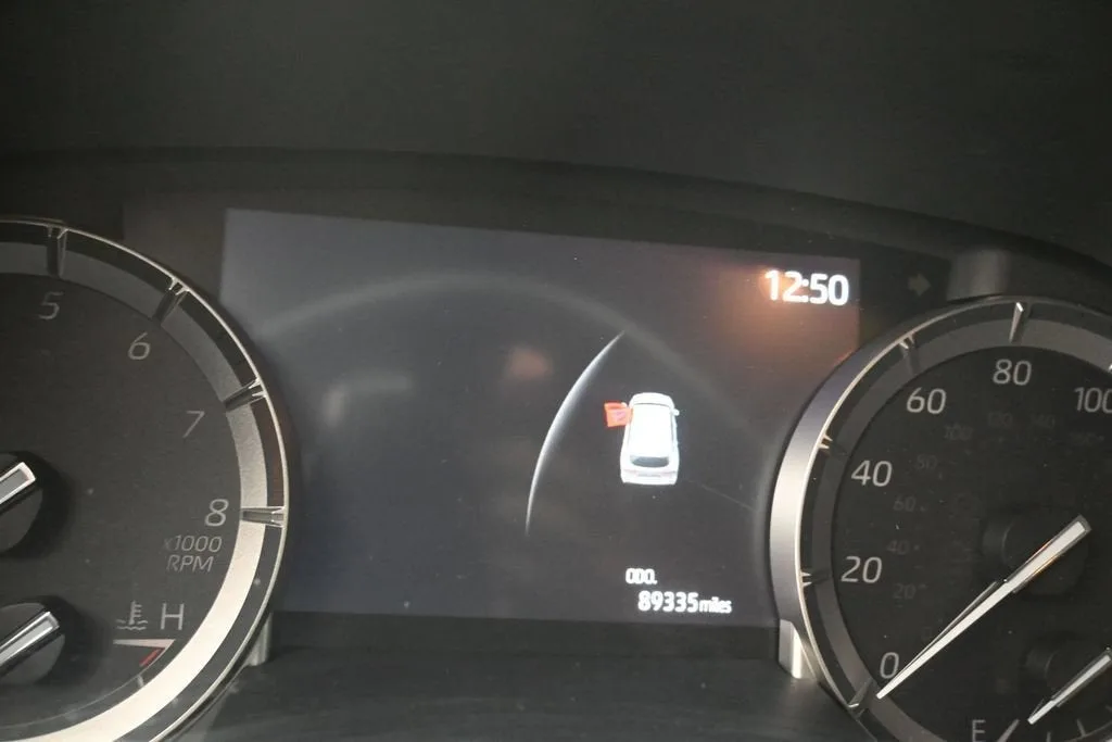 2021 Toyota Highlander XLE photo 10