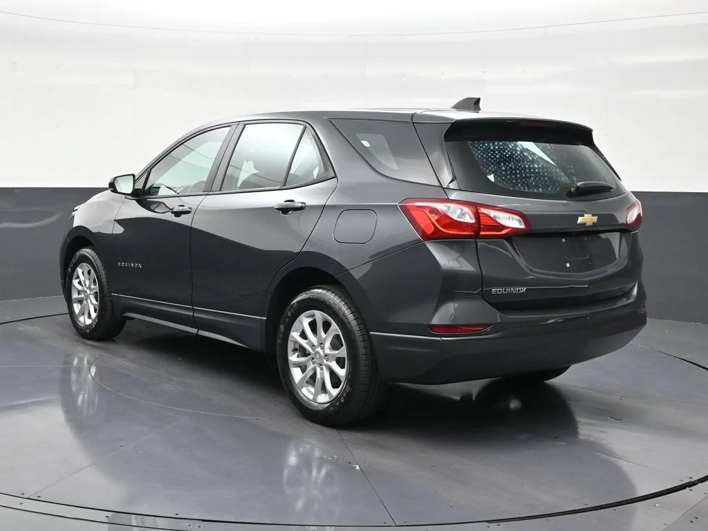2024 Chevrolet Equinox LS photo 3
