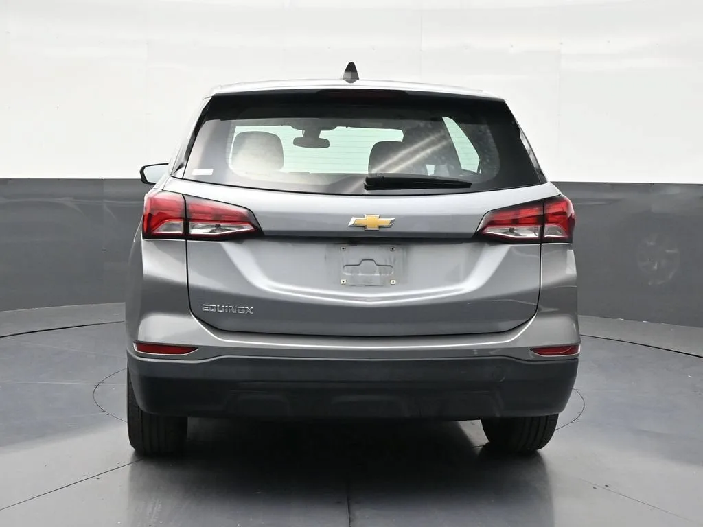 2023 Chevrolet Equinox LS photo 4