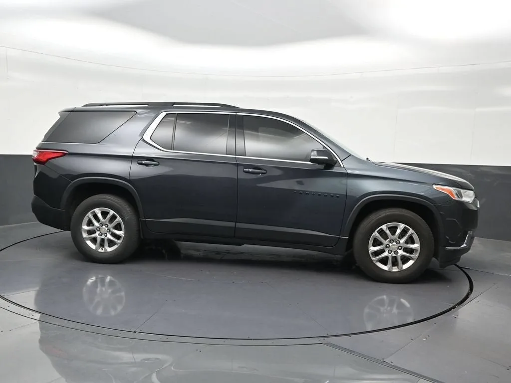 2021 Chevrolet Traverse LT Cloth photo 7