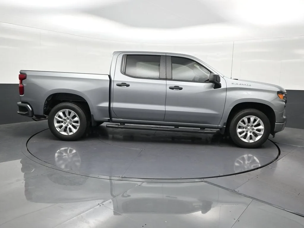 2024 Chevrolet Silverado 1500 Custom photo 7