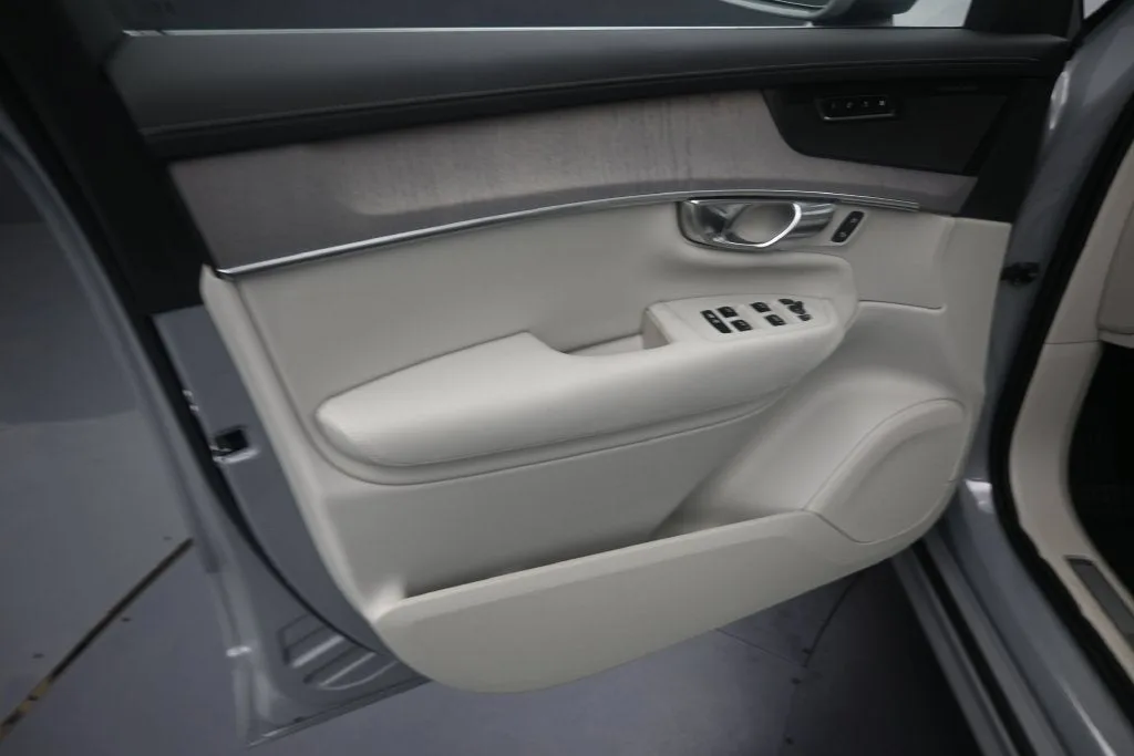 2026 Volvo XC90 Ultra photo 10