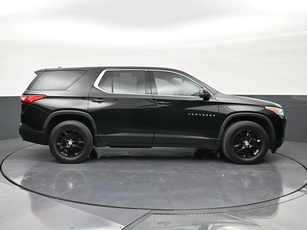 2021 Chevrolet Traverse LS photo 6