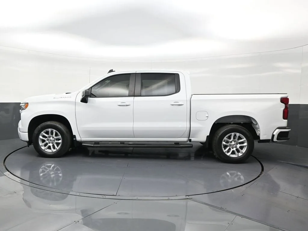 2023 Chevrolet Silverado 1500 RST photo 2