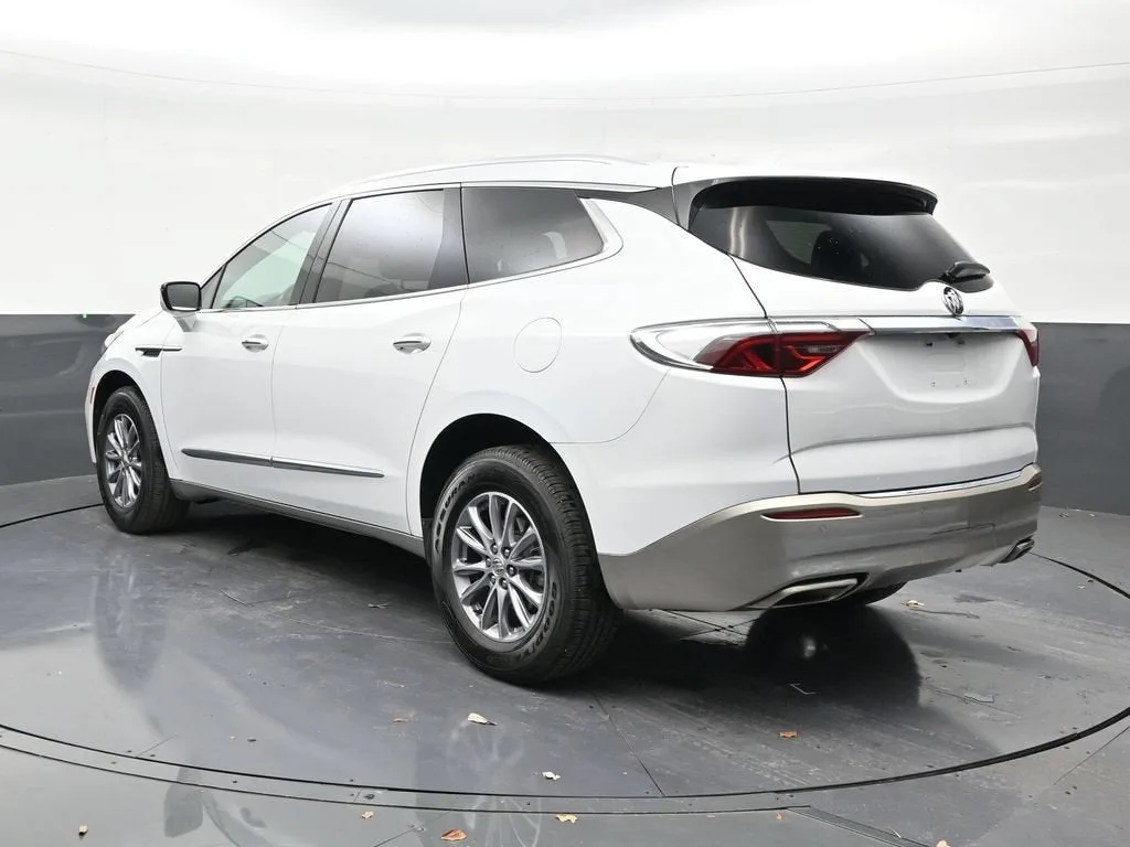 2023 Buick Enclave Essence photo 3