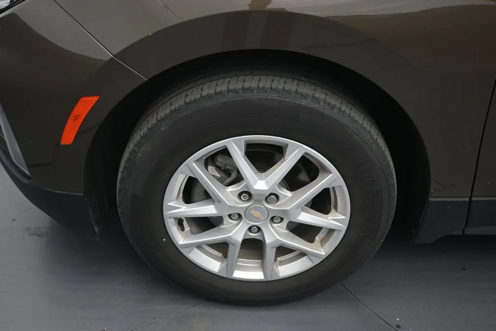 2023 Chevrolet Equinox LT photo 9
