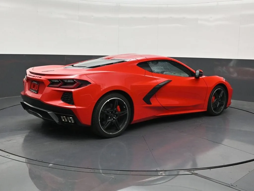 2024 Chevrolet Corvette Stingray 2LT photo 5