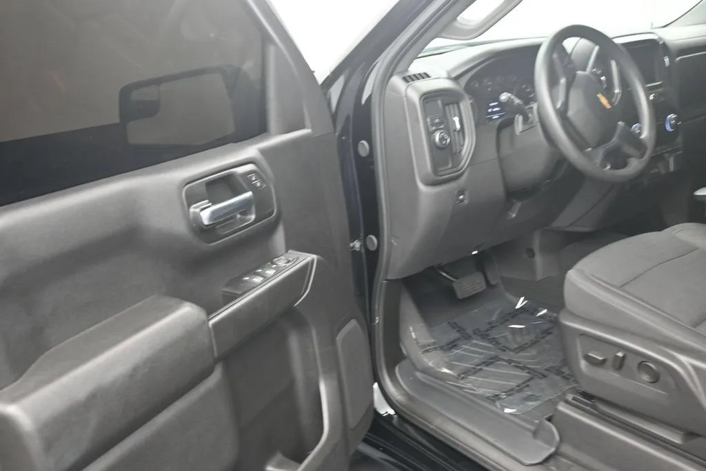 2025 Chevrolet Silverado 1500 Custom photo 10