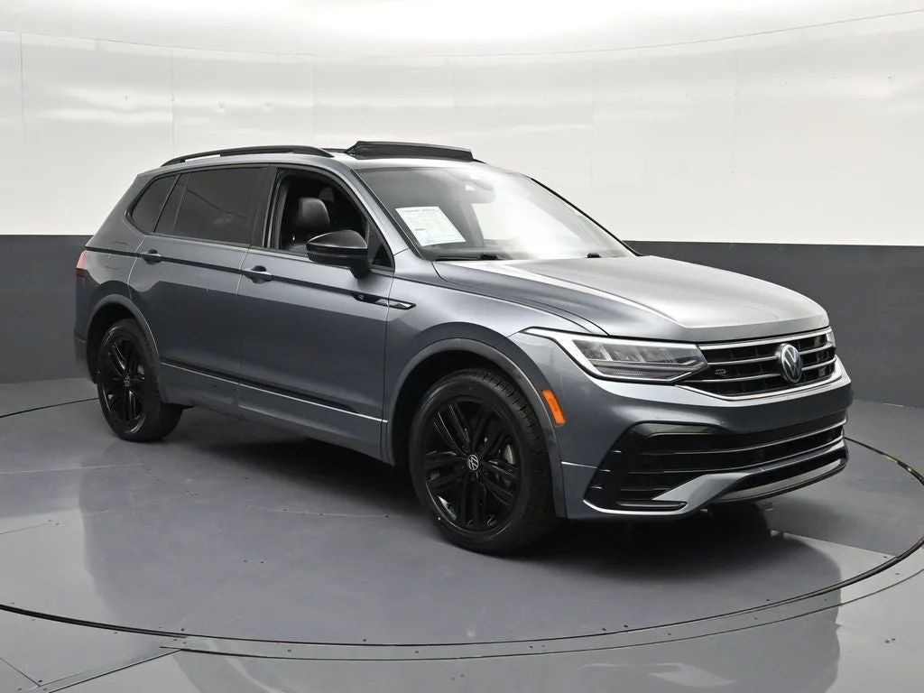 2022 Volkswagen Tiguan 2.0T SE R-Line Black photo 5