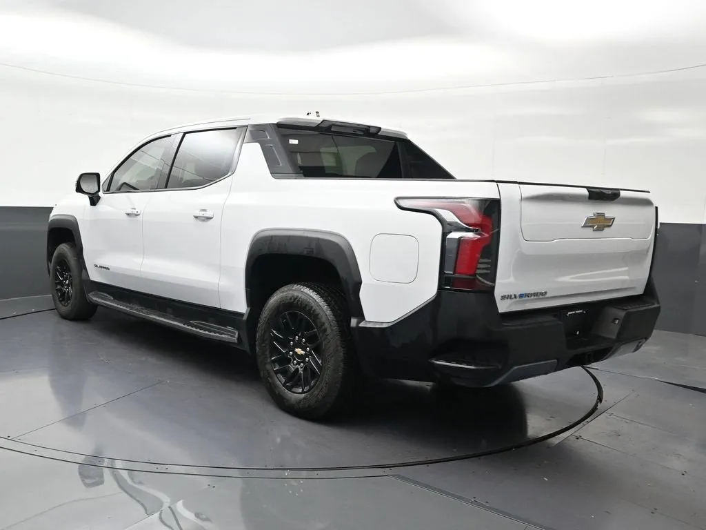 2025 Chevrolet Silverado EV LT - Extended Range photo 3