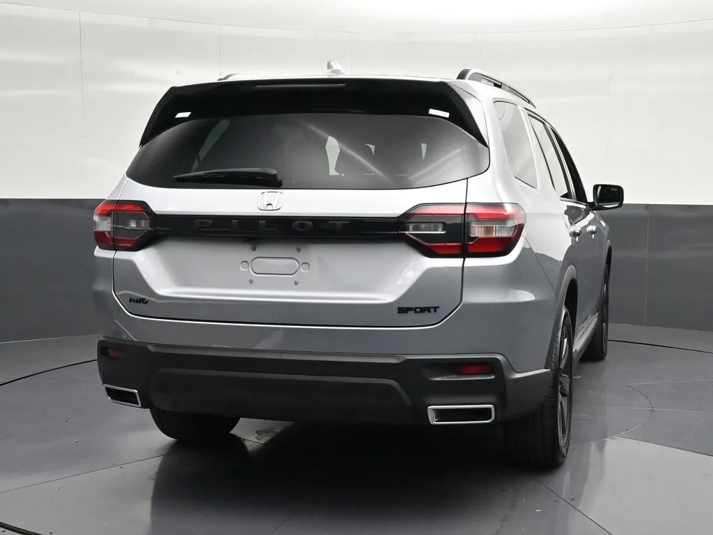 2025 Honda Pilot Sport photo 2