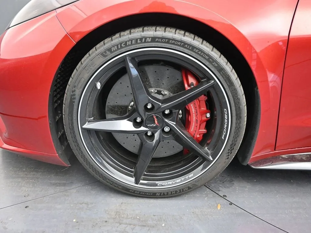 2025 Chevrolet Corvette E-Ray 2LZ photo 9
