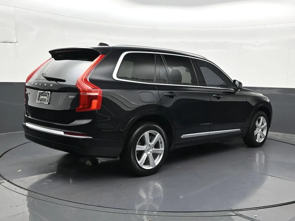 2024 Volvo XC90 B5 Core Bright Theme photo 6