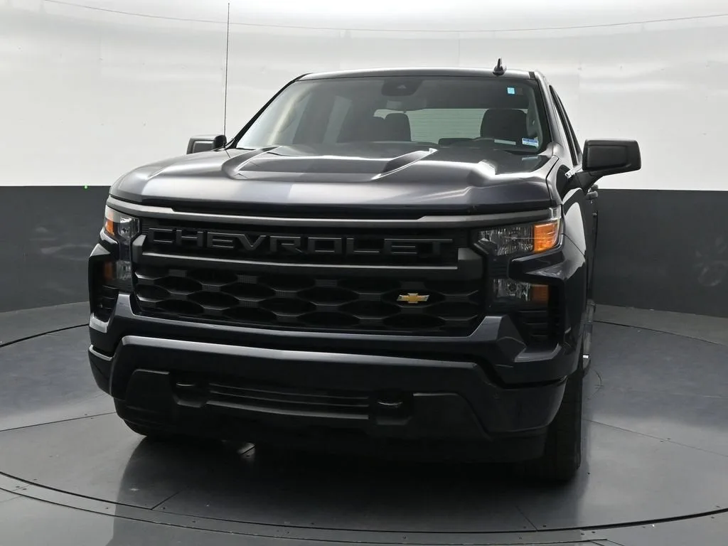2023 Chevrolet Silverado 1500 Custom photo 8