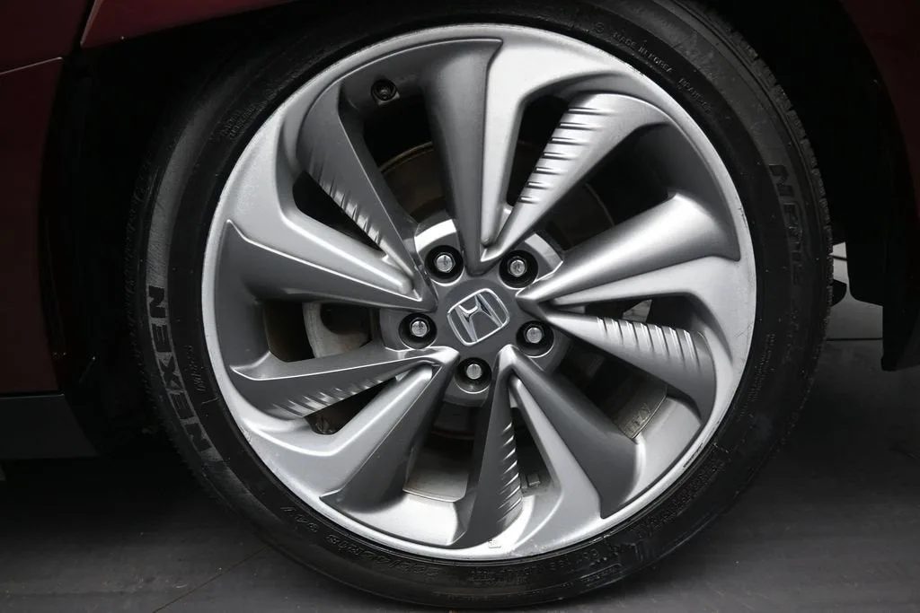 2018 Honda Clarity Plug-In Hybrid 4DR SDN photo 9