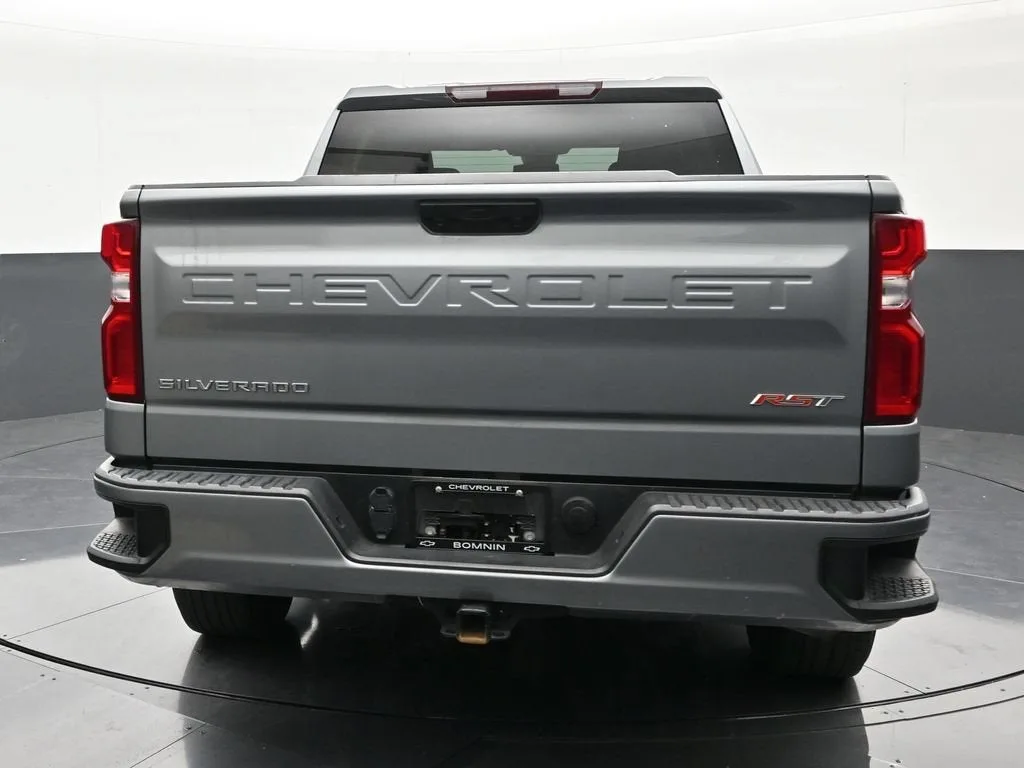 2023 Chevrolet Silverado 1500 RST photo 4