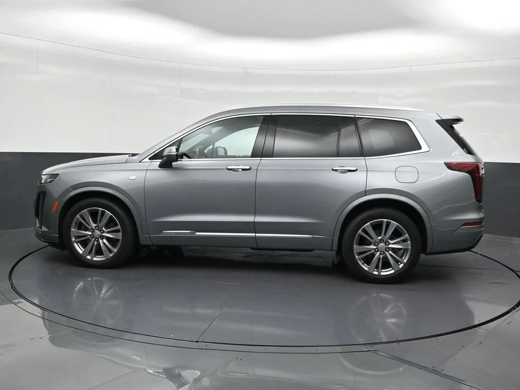 2024 Cadillac XT6 Premium Luxury photo 2