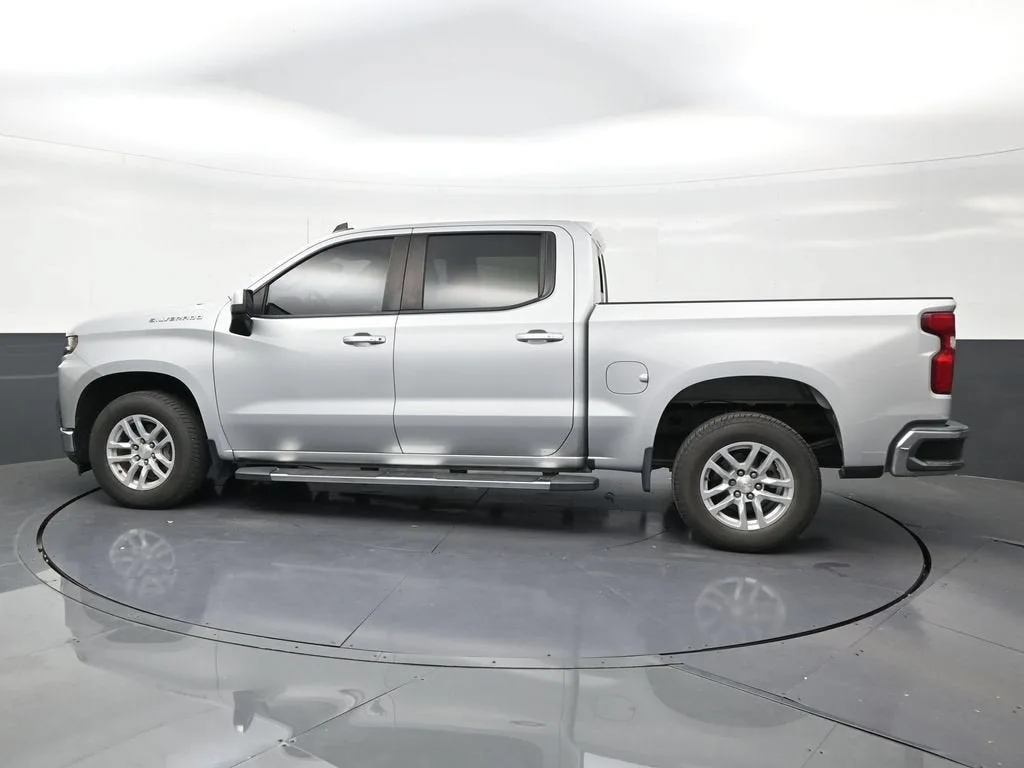 2019 Chevrolet Silverado 1500 LT photo 2