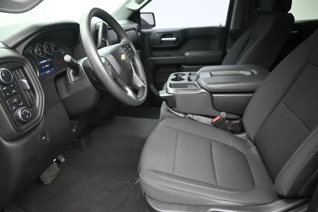 2022 Chevrolet Silverado 1500 LTD Custom photo 12