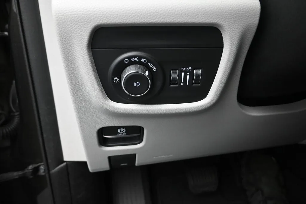 2021 Jeep Grand Cherokee L Overland photo 12