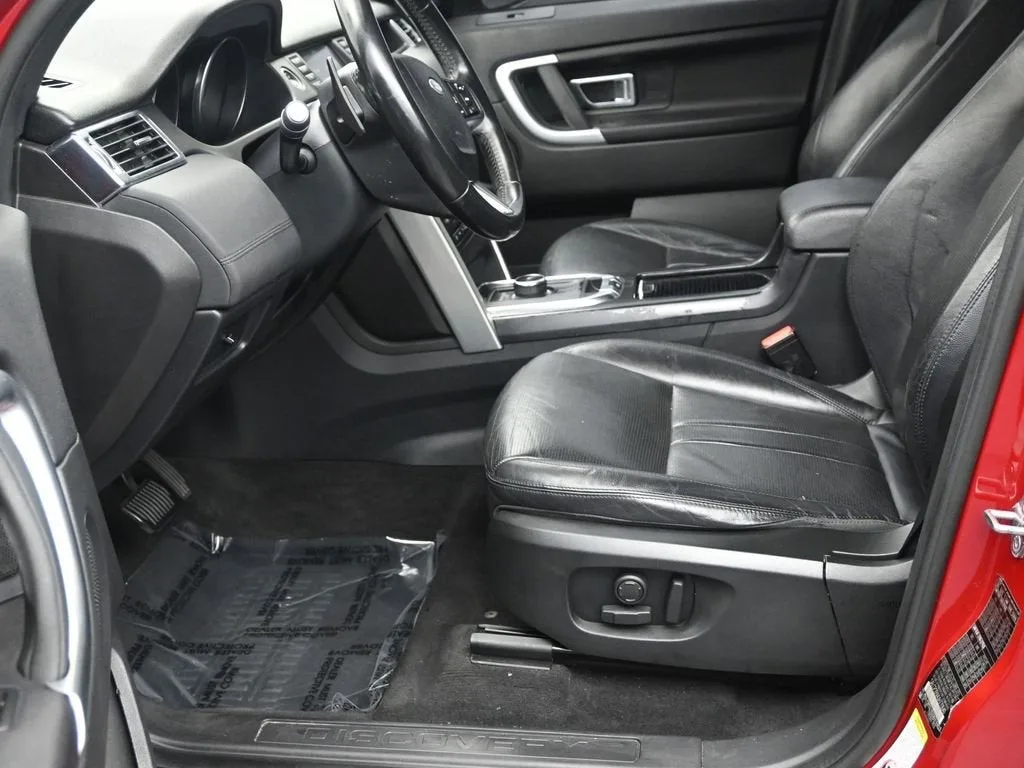 2018 Land Rover Discovery Sport SE photo 10