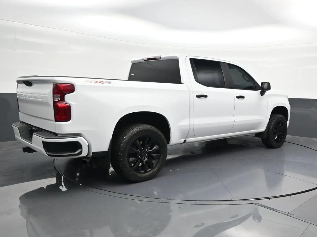 2024 Chevrolet Silverado 1500 Custom photo 5