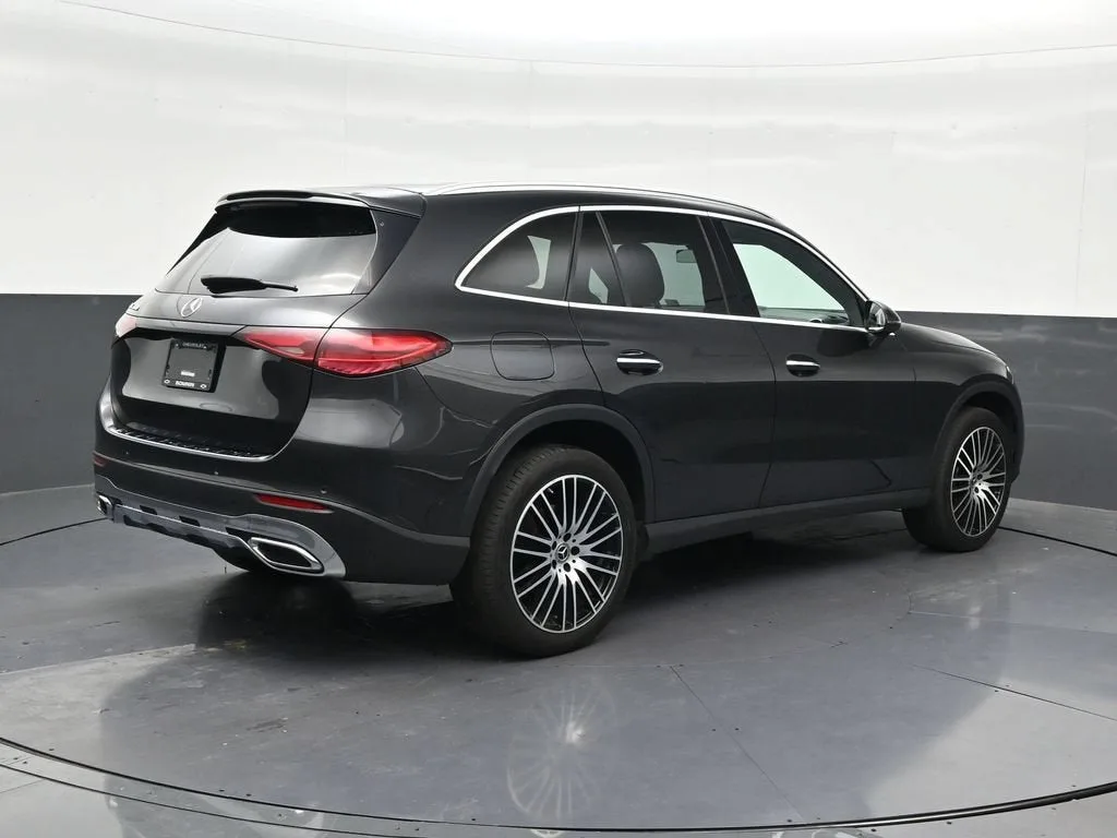 2024 Mercedes-Benz GLC 300 SUV photo 5