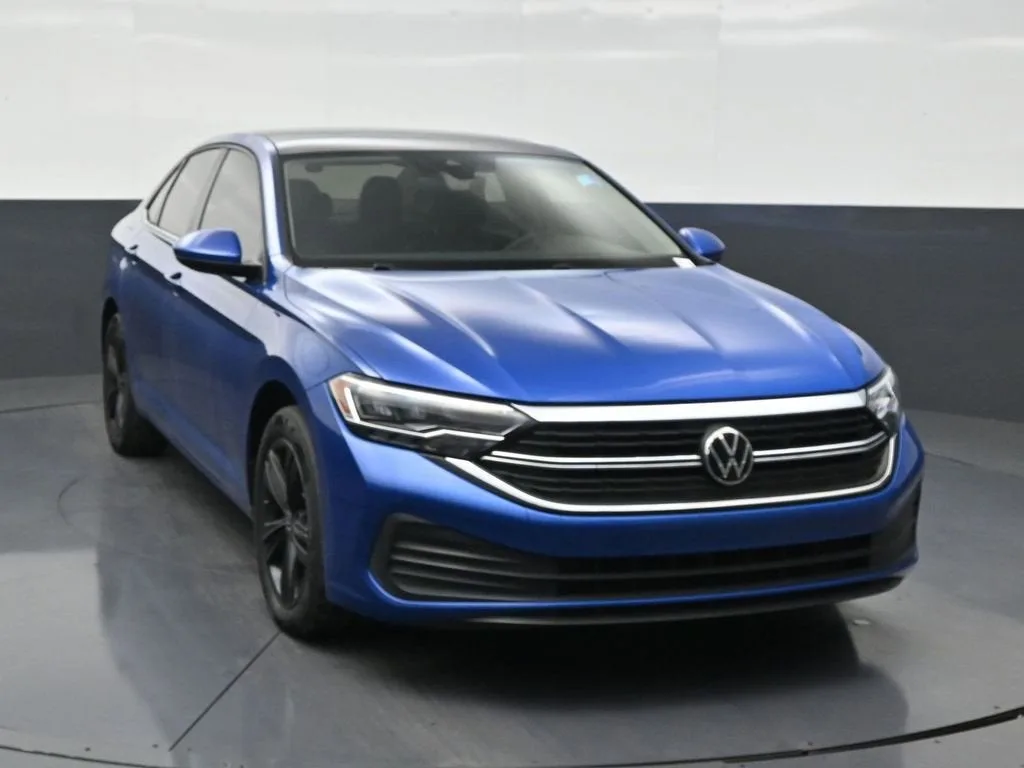 2023 Volkswagen Jetta SE photo 7