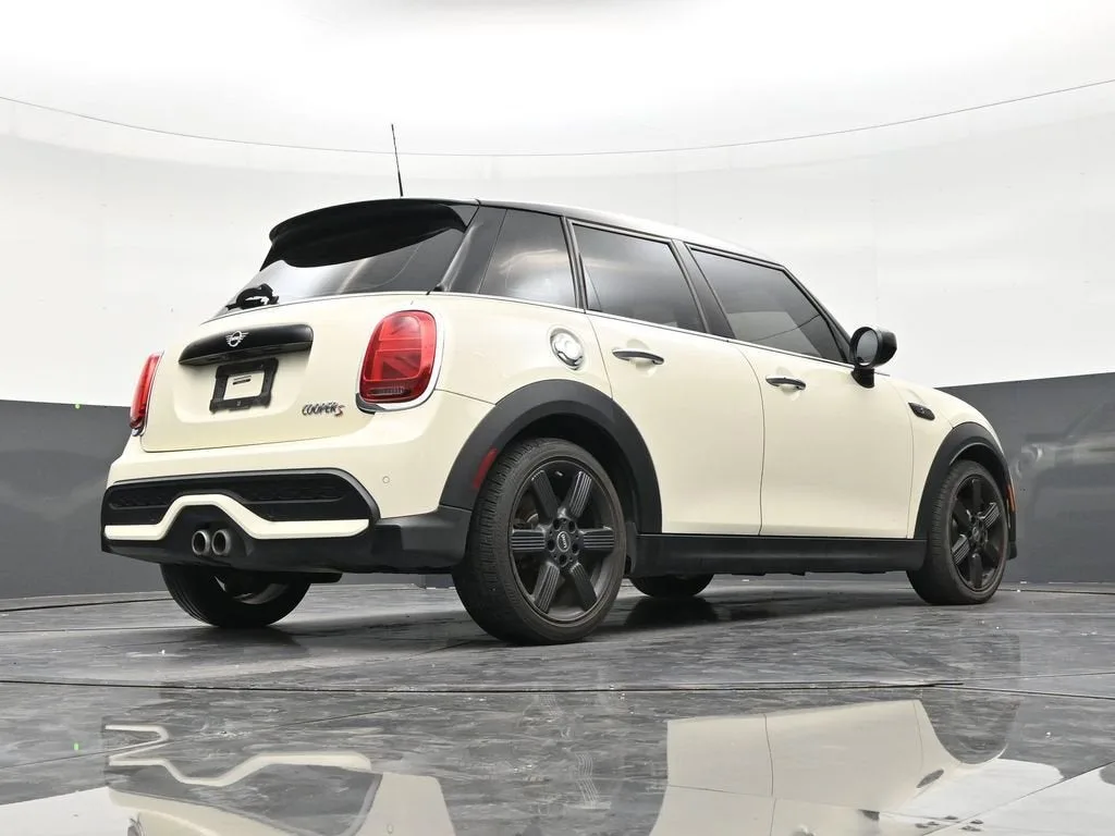 2022 MINI Hardtop 4 Door Cooper S photo 24