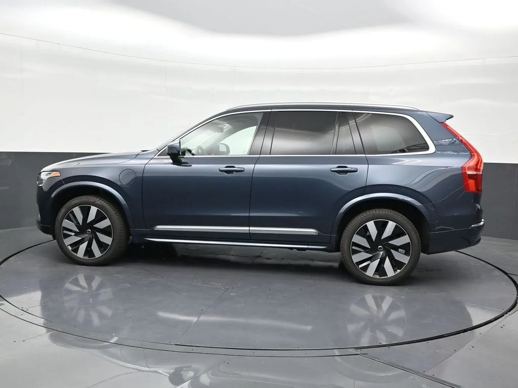 2025 Volvo XC90 Plug-In Hybrid T8 Ultra 6-Seater photo 2