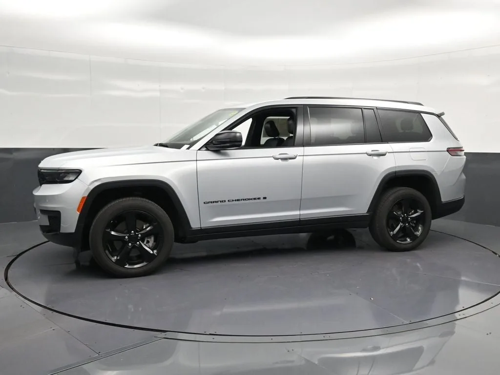 2024 Jeep Grand Cherokee L Altitude photo 7