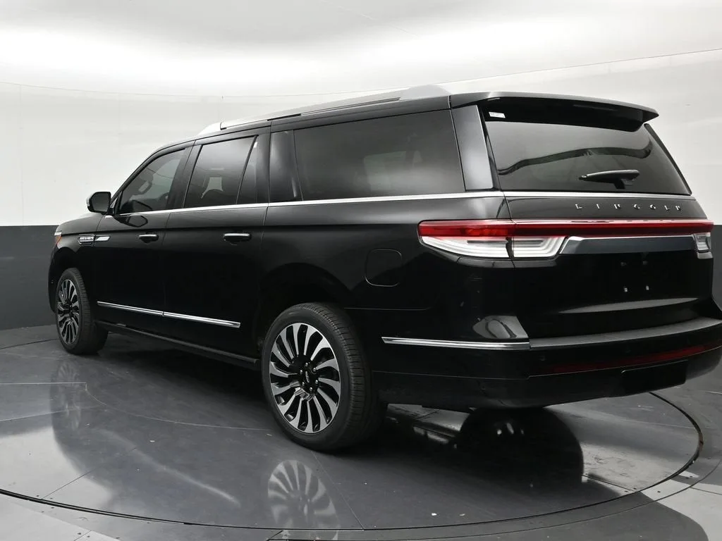 2024 Lincoln Navigator Black Label L photo 3