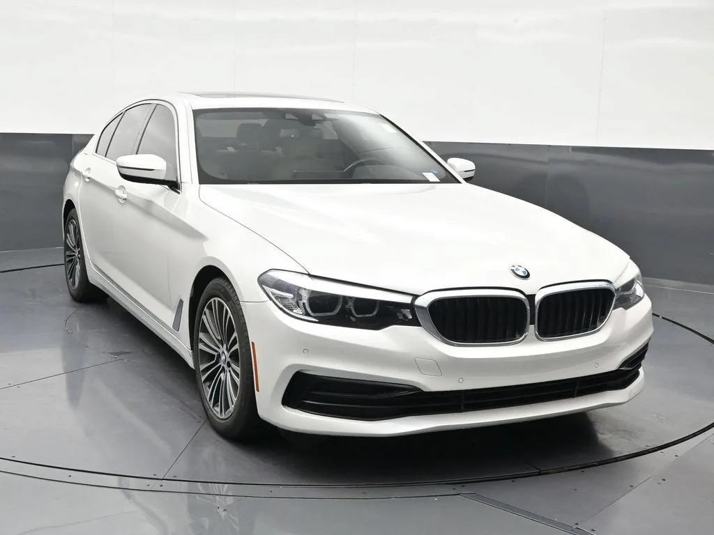 2019 BMW 5 Series 530i photo 8