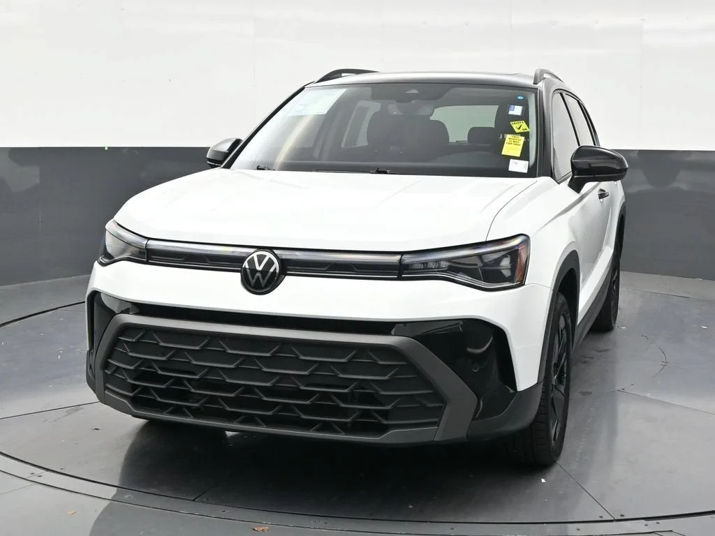 2025 Volkswagen Taos 1.5T SE Black photo 8