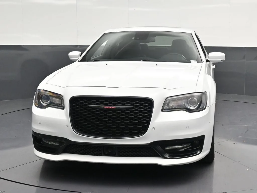 2023 Chrysler 300 S photo 6