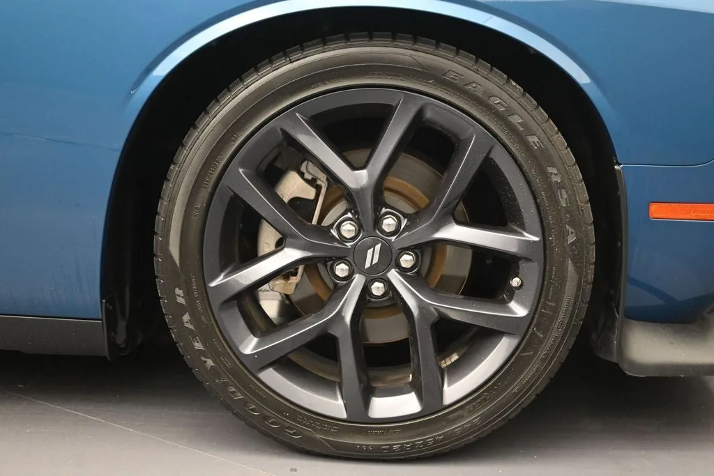 2023 Dodge Challenger GT photo 9