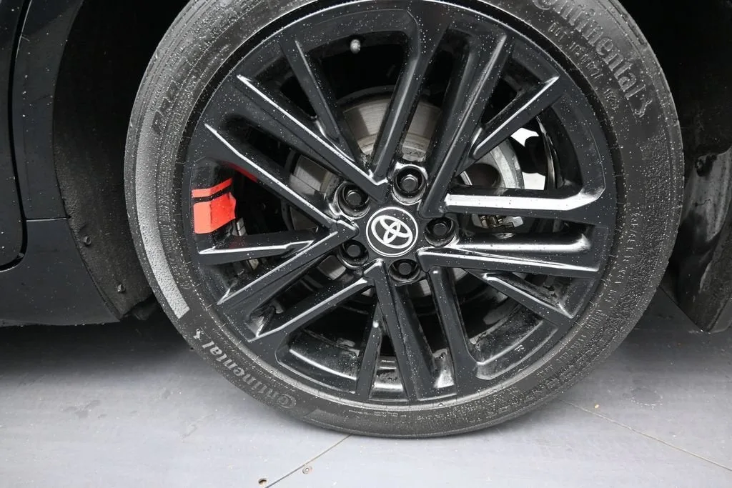 2025 Toyota Camry SE photo 10
