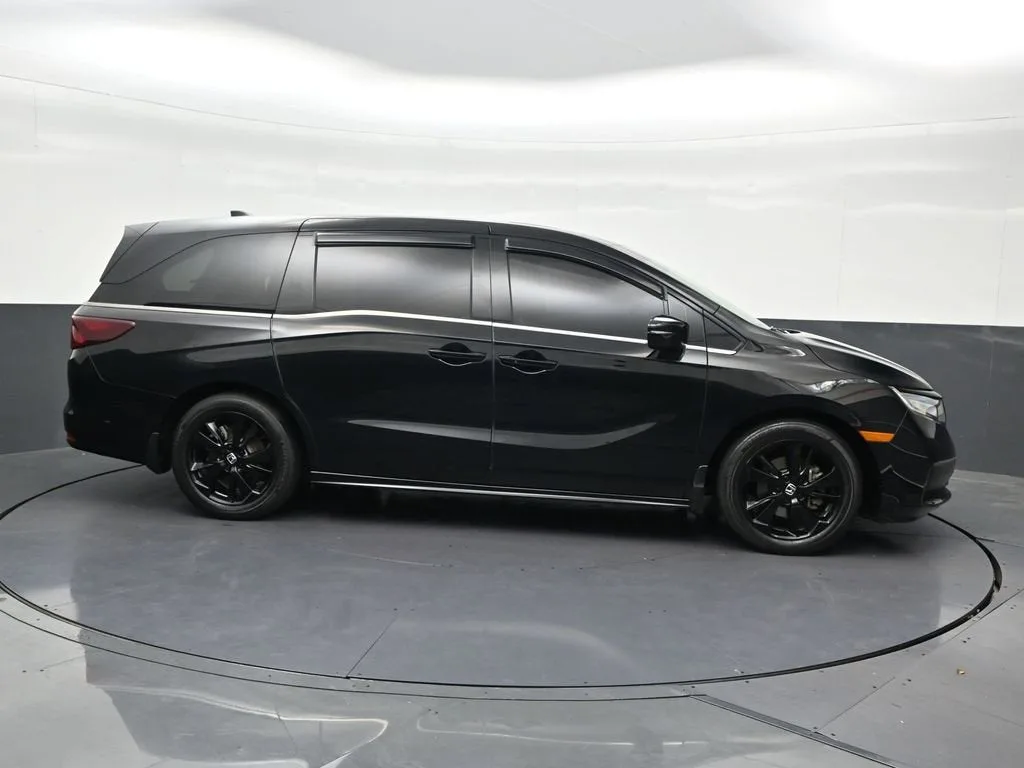 2024 Honda Odyssey Sport photo 6