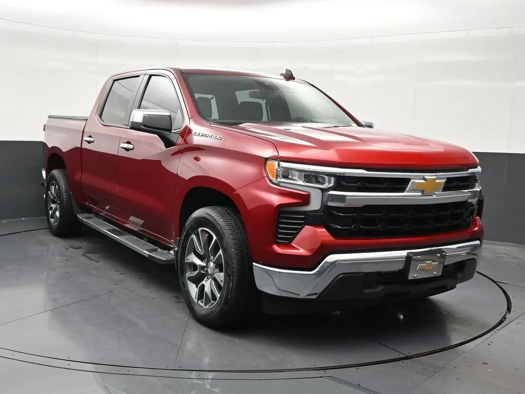 2024 Chevrolet Silverado 1500 LT photo 8