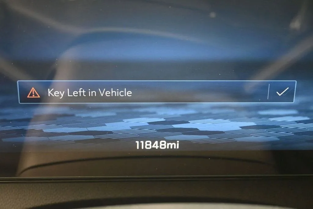 2025 Chevrolet Traverse LT photo 10